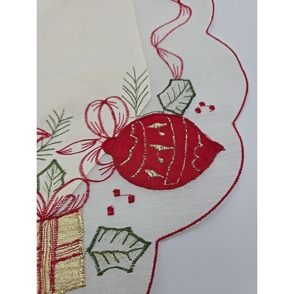 Christmas Embroidered Table Runner Bulbs & Packages Scalloped Edge 70" - Picture 11 of 11